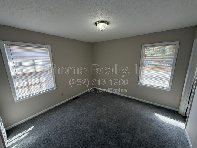532 Lark Ln