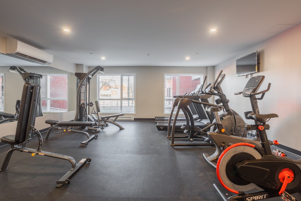 Photo - 2929 VICTORIA