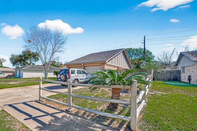 Photo - 22607 Fincastle Dr