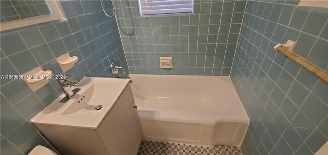 Photo - 535 74th St Unit 10