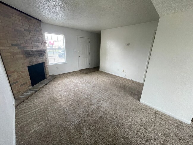 Photo - 1006 Eastside Dr Unidad Apt B