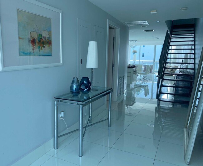 Photo - 2950 NE 188th St Unit 449