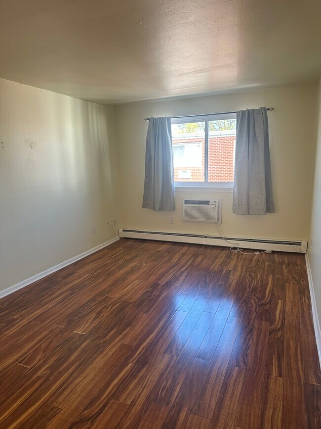 Photo - 2 Van Zant St Unit A5