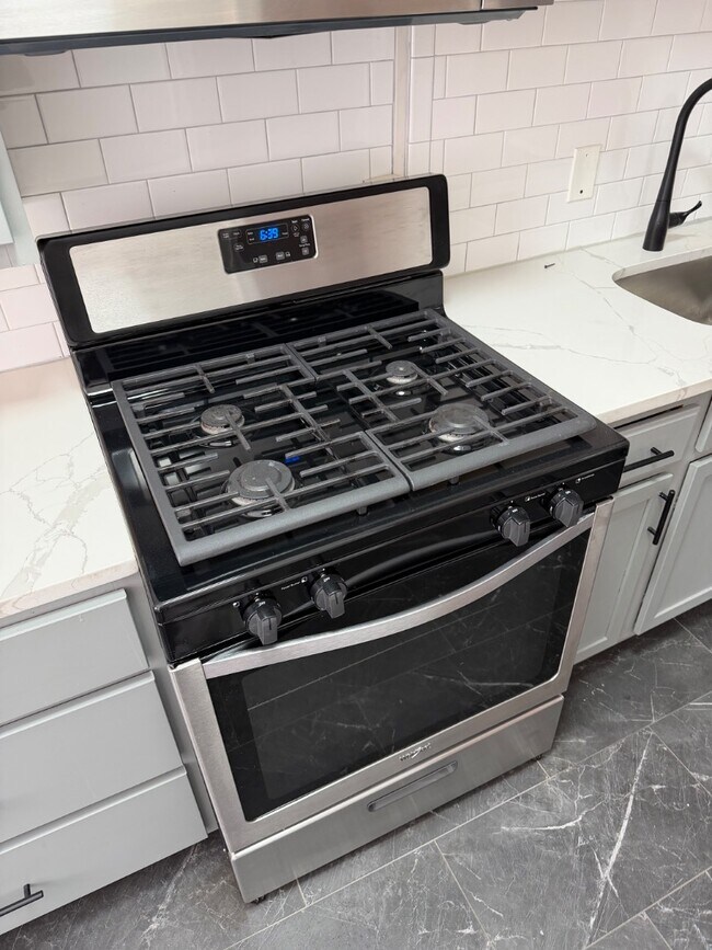 Photo - Charming 1 Bedroom ni CWE *1st Floor unit Unit 11