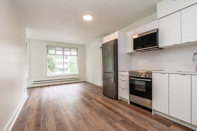 Photo - 28 Maynard Ave