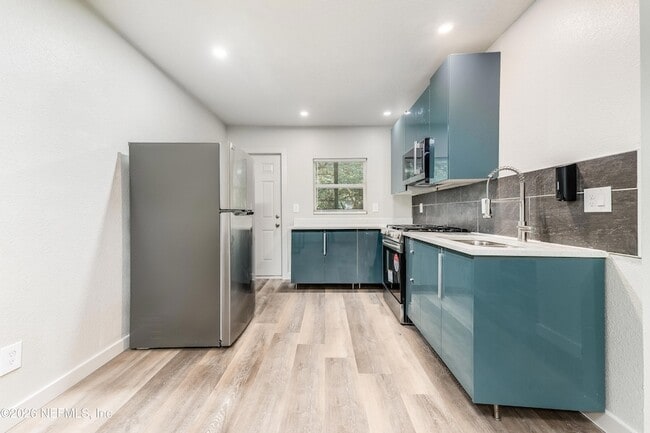 Photo - 231 E 16th St Unit 4