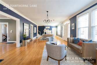 Photo - 715 Hawthorne Ln