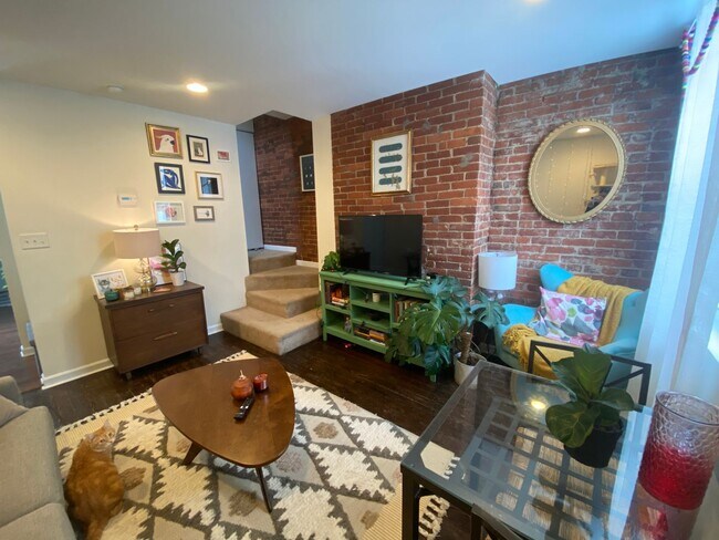 Photo - 2 BEDROOM IN THE SOUTHSIDE SLOPES- Available August 5!