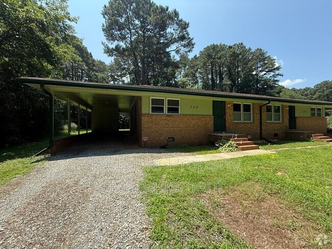 Building Photo - 725 Locust Ln Rental