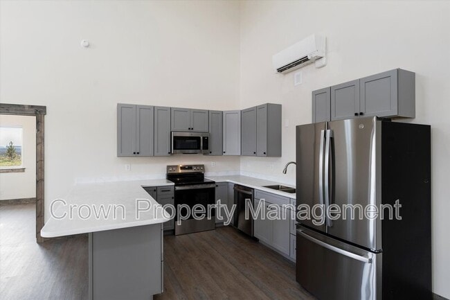 Photo - 2401 Lower Valley Rd