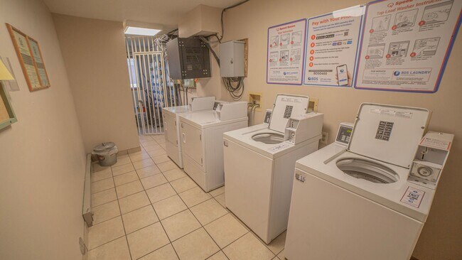 Photo - Pet Friendly 2 bedroom 1 bathroom for Rent! Unit 4318-201