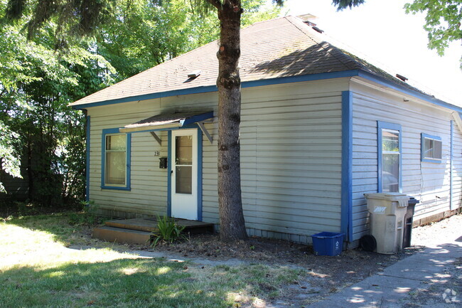 Building Photo - PET-FRIENDLY HOUSE NEAR OSU CAMPUS