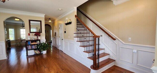 Photo - 910 McCathern Ave