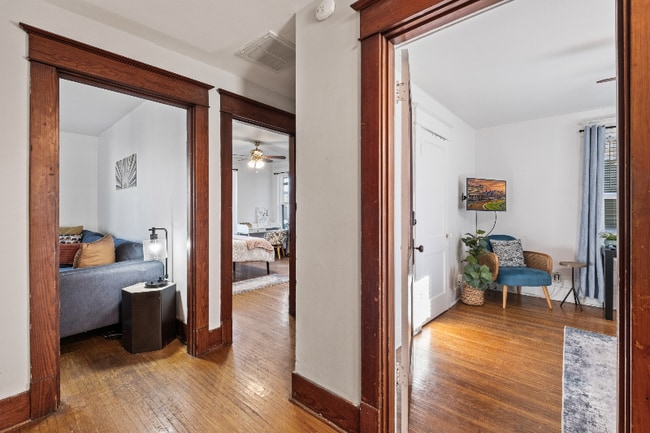 Photo - 2016 Edgeland Ave Unit 3