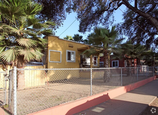 Photo - 1685-1697 1/2 Summit St / 109-137 E. Penn St