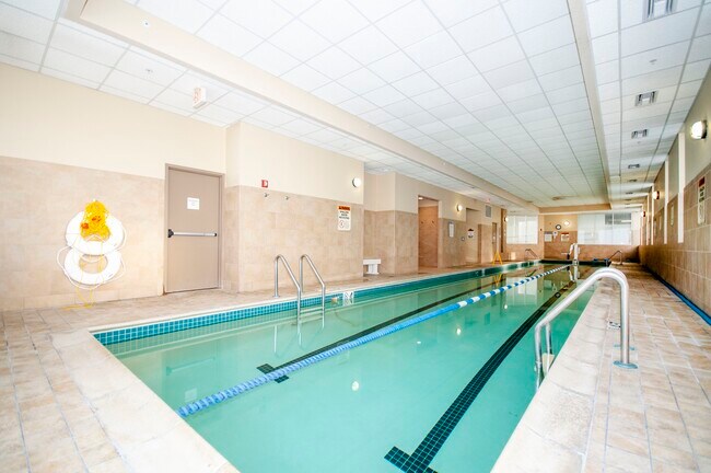 Photo - 8 Museum Way Unidad 1702