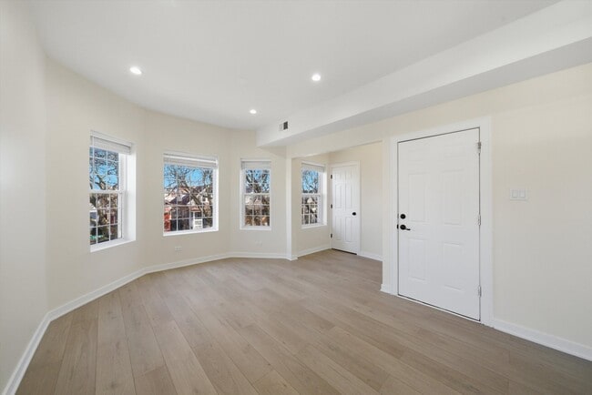 Photo - 4957 W Superior St