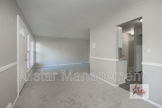 Photo - 8958 Woodridge Ln