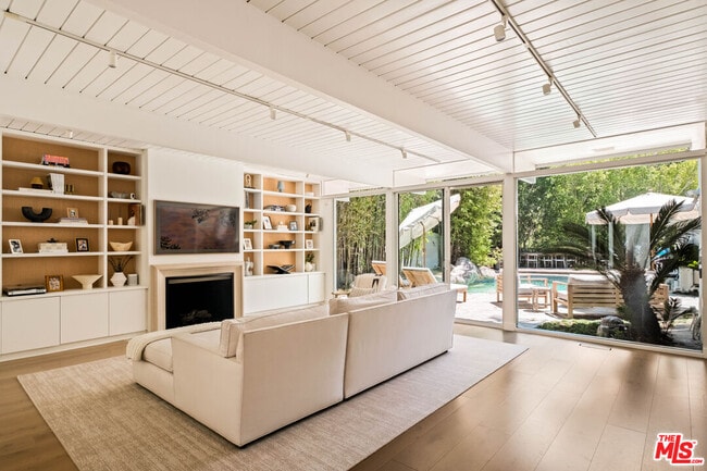 Photo - 1908 N Beverly Dr