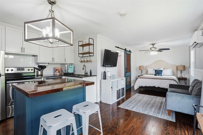 Photo - Charming Arlington Heights Living with Designer Style & Everyday Convenience