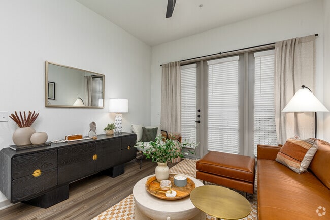 1BR, 1BA - 648SF | A1 - Living Room
