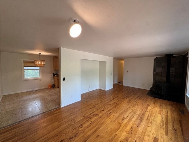 Photo - 700 E Edna St