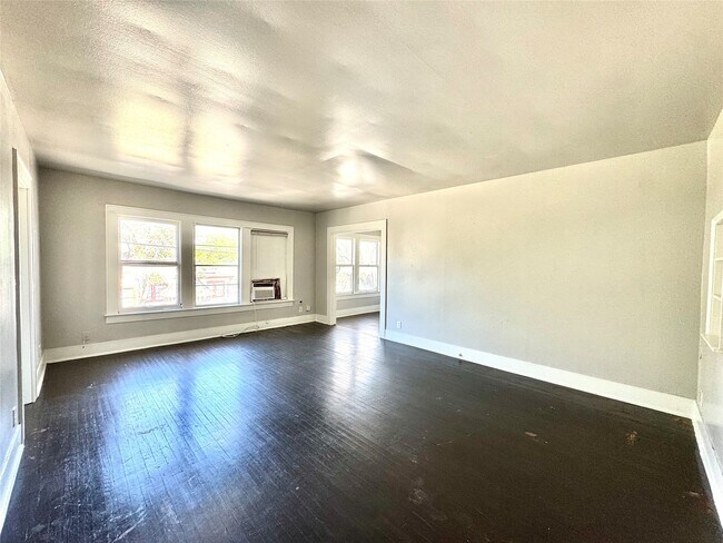 Photo - 1658 W Main St Unit 1