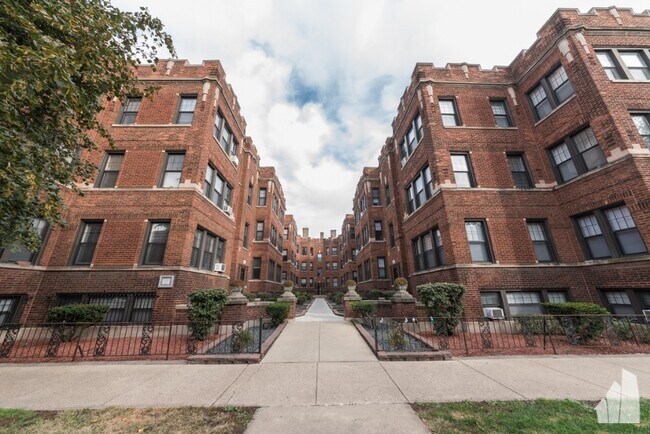 Building Photo - 4410 N Wolcott Ave Unit 1B