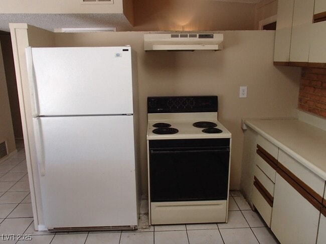 Photo - 1880 Caballero Way