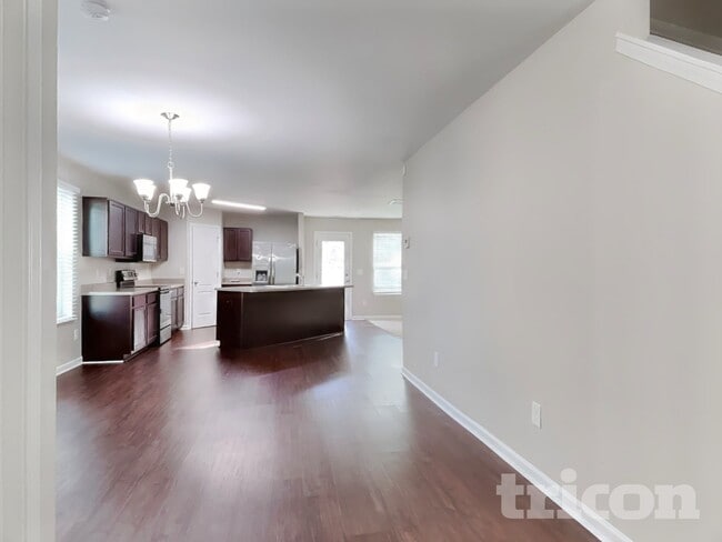 Photo - 226 Hallow Oak St