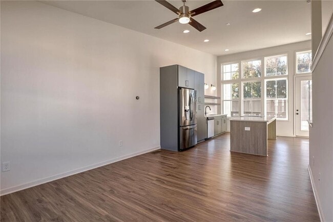 Photo - 906 Brees Ct