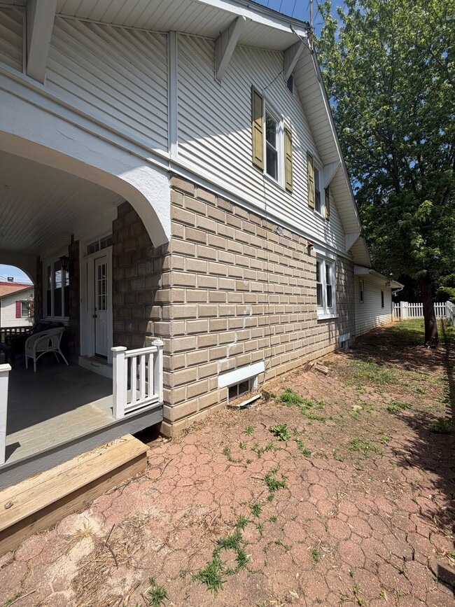 Photo - 101 Roselawn Ave