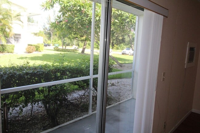 Photo - 159 Windsor H