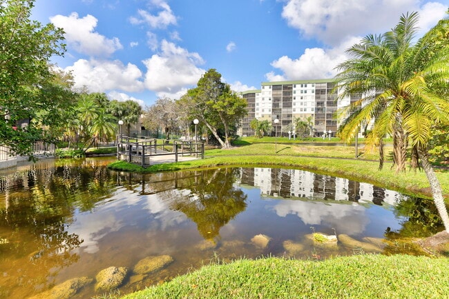 Photo - 2851 S Palm Aire Dr Unit 407