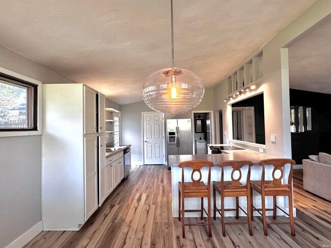 Photo - 7102 Woodhue Ln