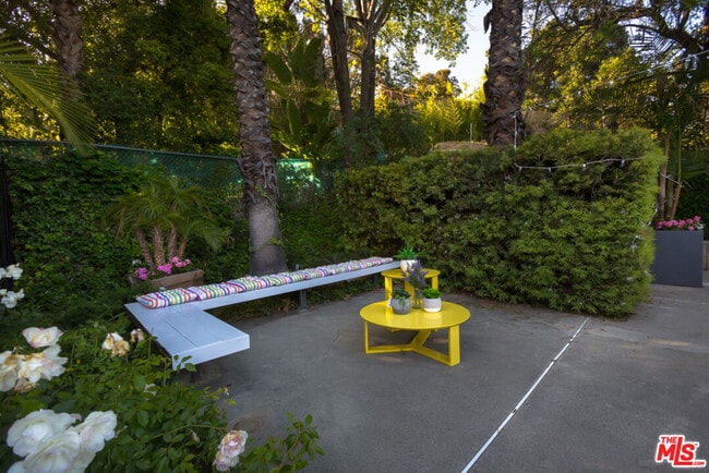 Photo - 774 N Kenter Ave