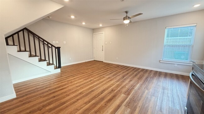 Photo - 7954 Sayers St