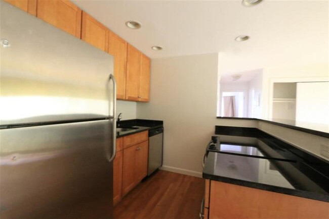 Photo - 70 Park St Unidad 64 Rental
