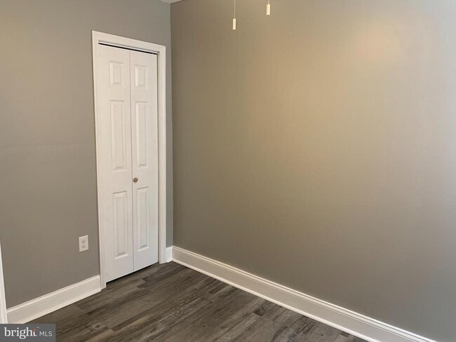 Photo - 1819 Sigel St