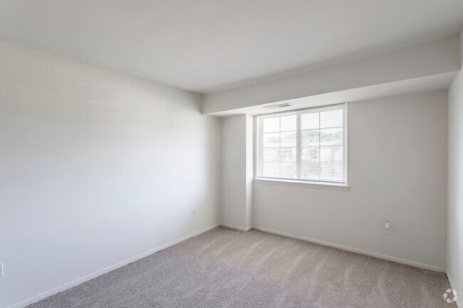3 BR, 1.5 BA - 1,060 SF