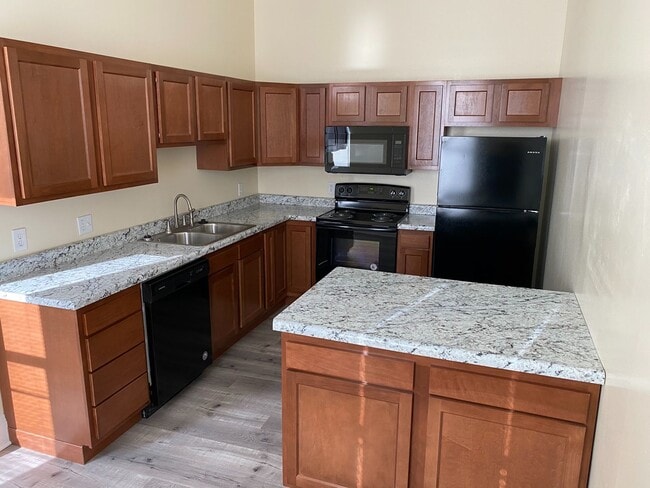 Photo - 642 Philadelphia St Unit 1F