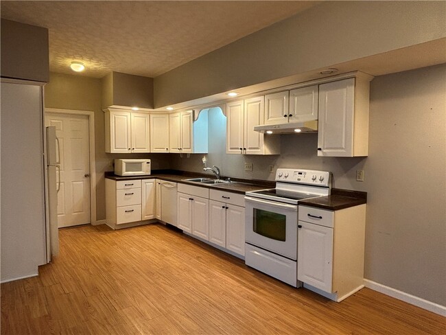 Photo - 16 Clifton St