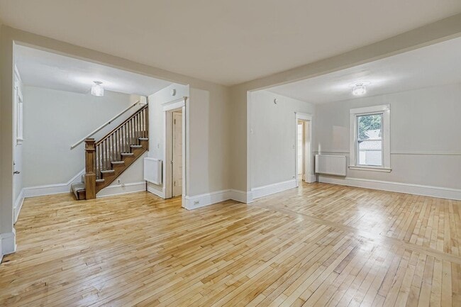 Photo - 2939 Russell Ave N