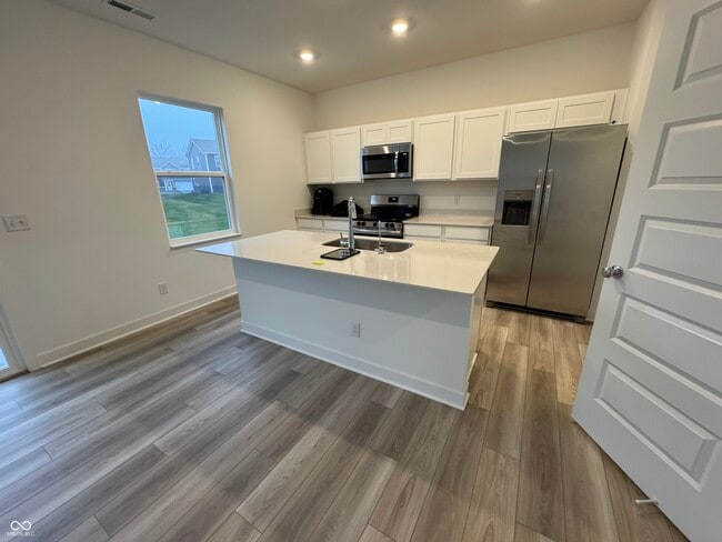 Photo - 2925 Grand Rdg Dr