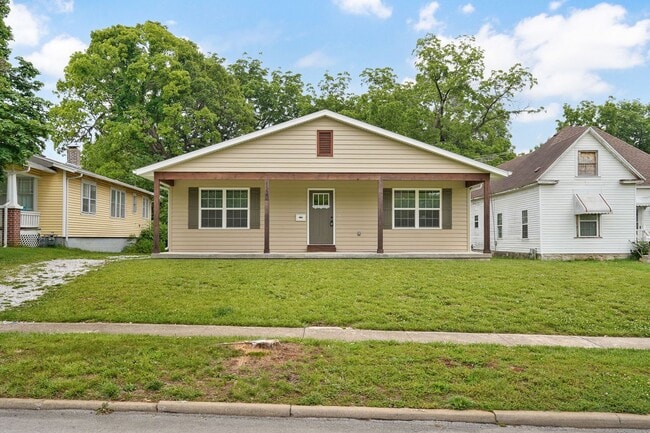 Building Photo - LEASE NOW! 3 BED, 3.5 BATH NEW BUILD!
