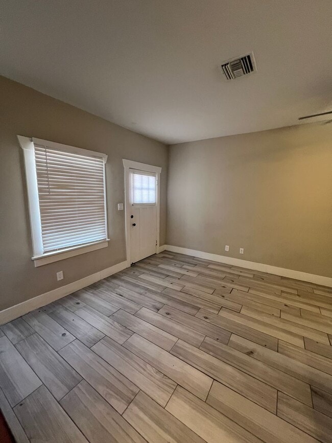 Photo - Fully Remodeled 1 Bedroom Duplex Apartment in Historical U of A Neighborhood