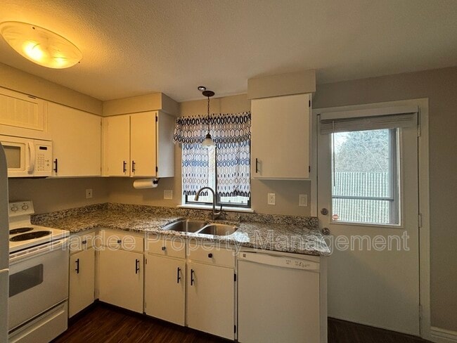 Photo - 614 E Pennsylvania St