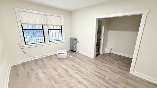 Photo - 839 W Sheridan Rd Unit 419