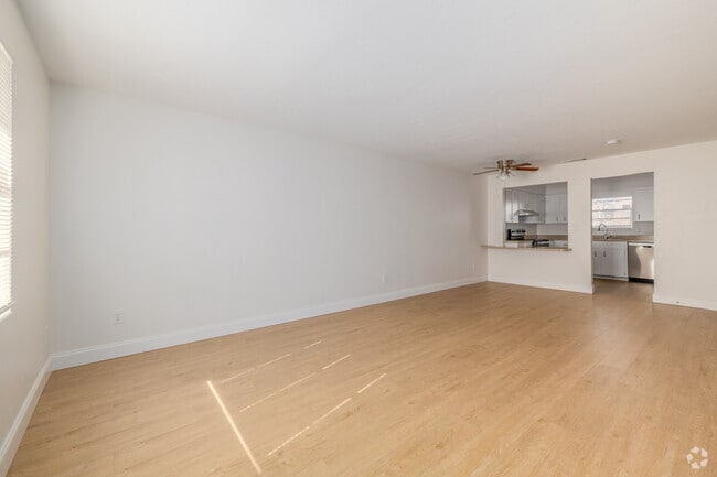2BR, 1BA - 1,071SF - Living Room