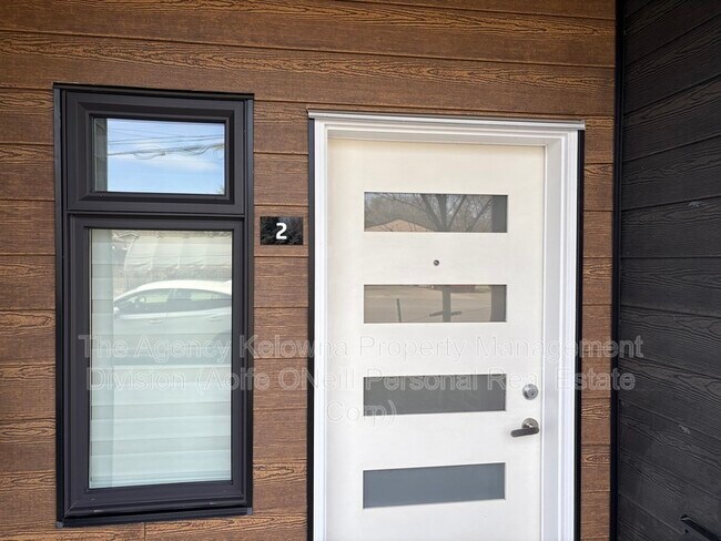 Photo - 320 Mills Rd Unité 2